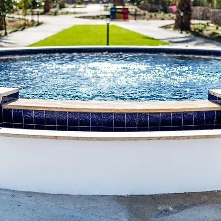 Huzurlu Ve Modern Bir - Sehrin Kalbinde! Kyrenia (Northern Cyprus)