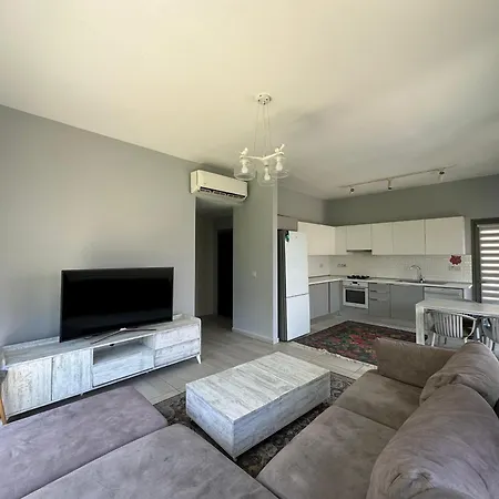 Huzurlu Ve Modern Bir - Sehrin Kalbinde! * Kyrenia (Northern Cyprus)