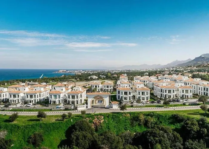 Casa de Férias Huzurlu Ve Modern Bir - Sehrin Kalbinde! Cirénia