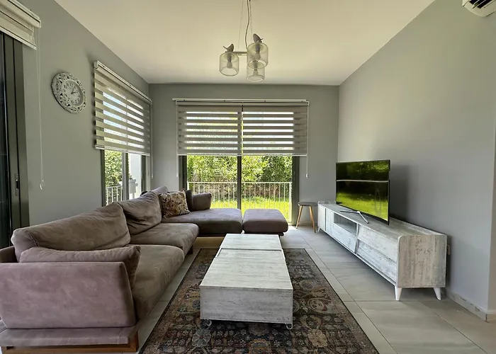 Casa de Férias Huzurlu Ve Modern Bir - Sehrin Kalbinde! Cirénia