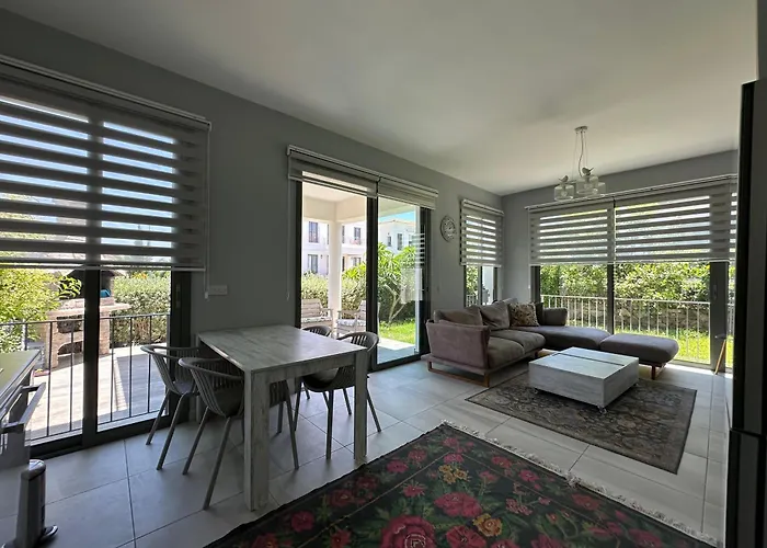 Casa de Férias Huzurlu Ve Modern Bir - Sehrin Kalbinde! Cirénia