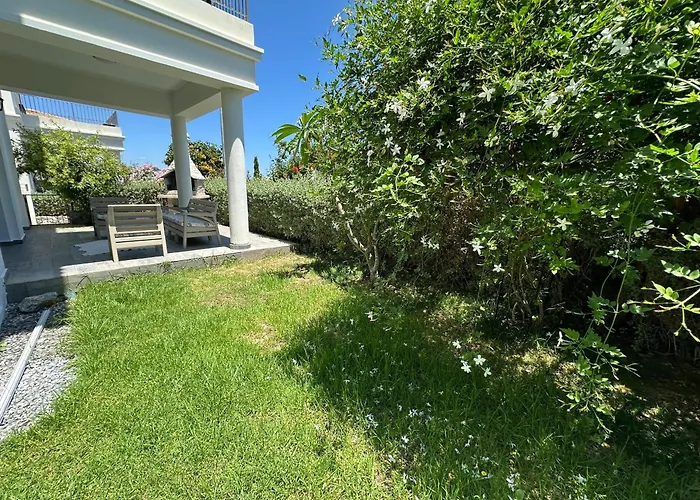 Huzurlu Ve Modern Bir - Sehrin Kalbinde! * Cirénia