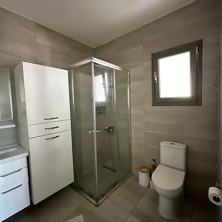 בית נופש Huzurlu Ve Modern Bir - Sehrin Kalbinde! קיירניה