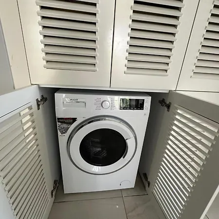 Huzurlu Ve Modern Bir - Sehrin Kalbinde! בית נופש קיירניה