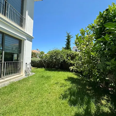 Huzurlu Ve Modern Bir - Sehrin Kalbinde! בית נופש קיירניה